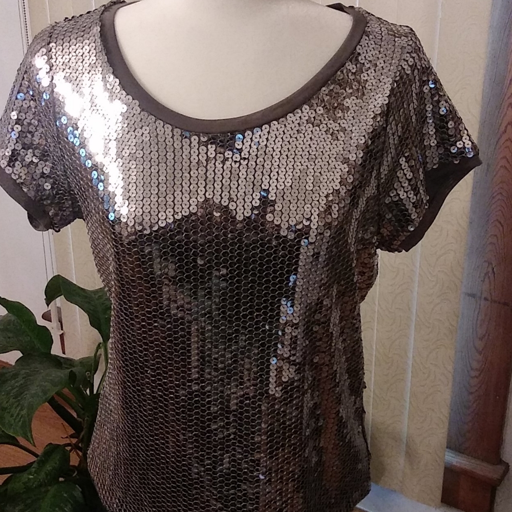 AUGUST SILK sequined top